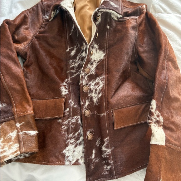 Cowhide leather jacket. Never worn. Too small for me - Picture 2 of 6